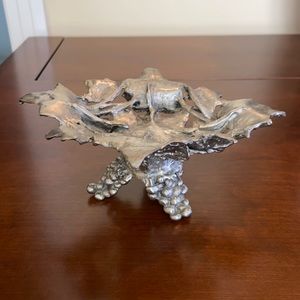 Larzaro pewter soap stand